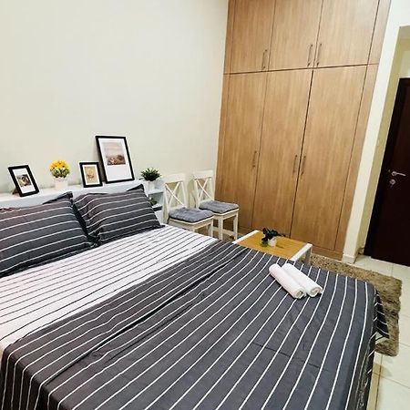 Beautiful Bedroom In Al Barsha Near Mashreq Metro Dubai Exterior foto