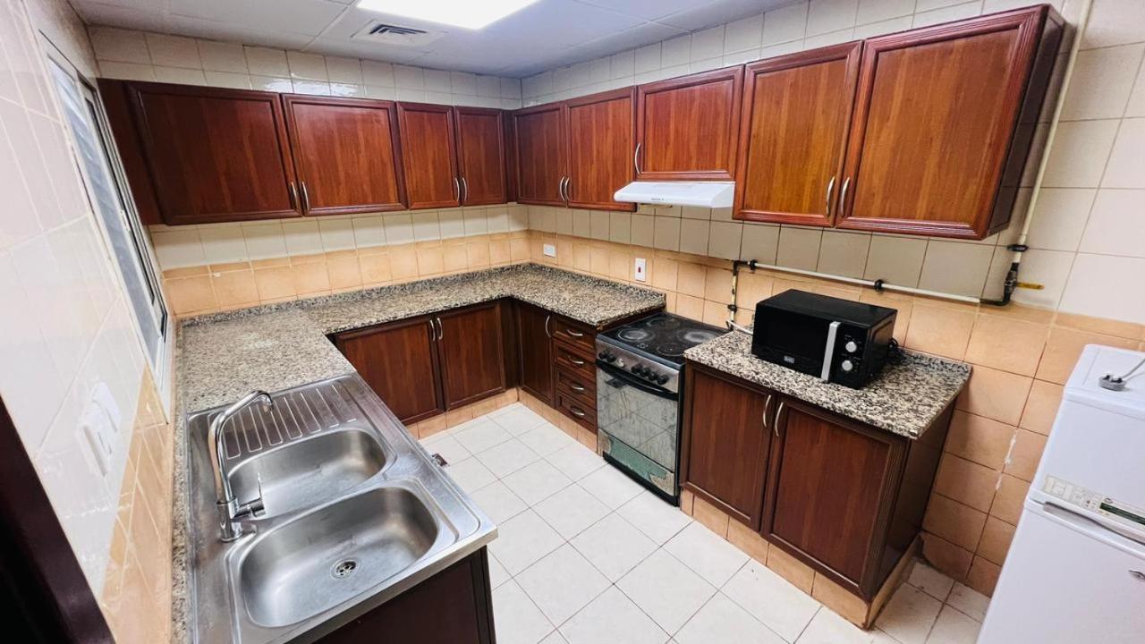Beautiful Bedroom In Al Barsha Near Mashreq Metro Dubai Exterior foto